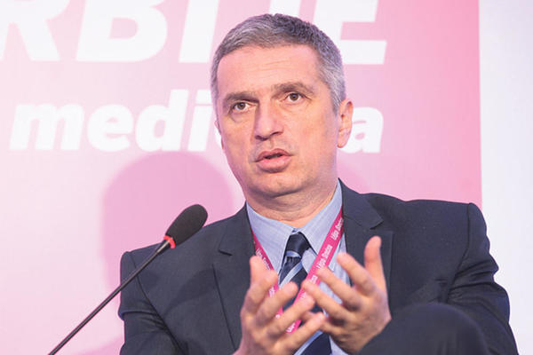 DIREKTOR KC KRAGUJEVAC: Molim narod da i ako protestuje, bude na distanci, srušićete zdravstveni sistem!