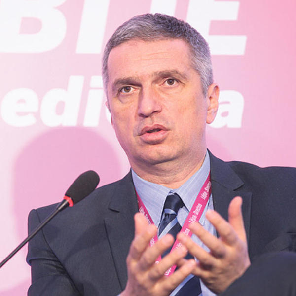 DIREKTOR KC KRAGUJEVAC: Molim narod da i ako protestuje, bude na distanci, srušićete zdravstveni sistem!