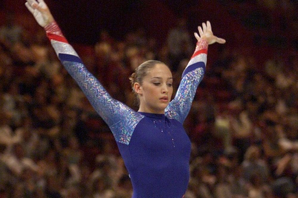 STRAVIČNA ISPOVEST BOLESNO ZLOSTAVLJANE ŠAMPIONKE: Stalno su me skidali golu i terali tako da paradiram!