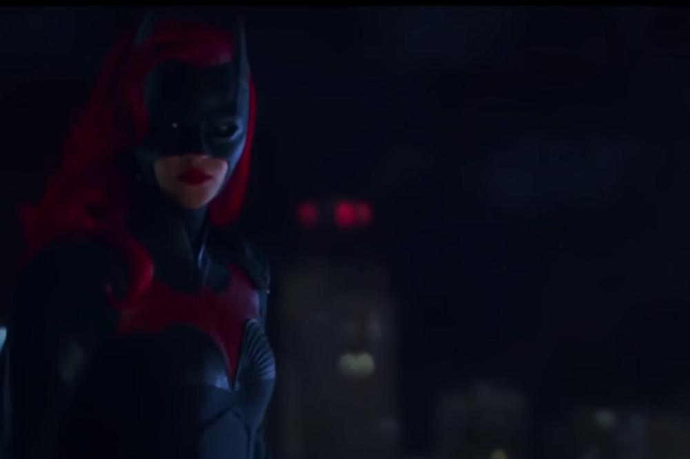 SVET OSTAO POTPUNO ŠOKIRAN! Nova Bet-devojka je lezbejka! (VIDEO)