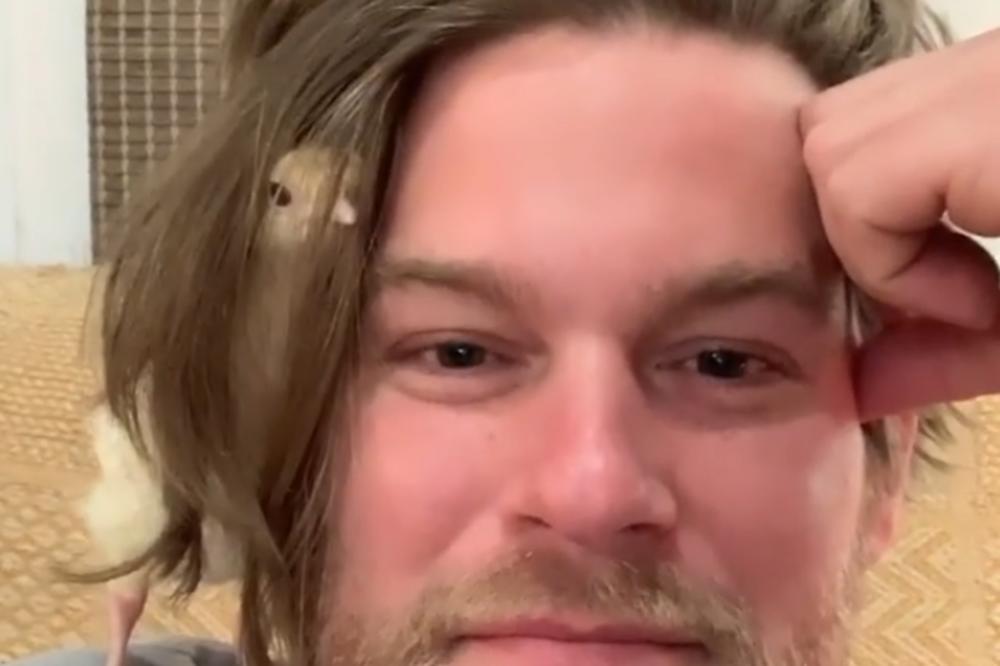 OVOG BRADONJU RASPLAKALO PILE, A ŽENE POPADALE U NESVEST: Udaj se za mene!