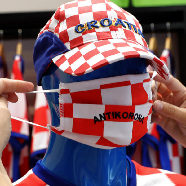 U CENTRU GRADA PRODAJU MASKE SA NATPISOM "ZA DOM SPREMNI"! Zbog ovoga može neko da završi u zatvoru?