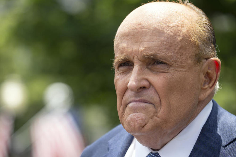 ĐULIJANI POPIO ŽESTOKU KAZNU: Izjave o Trampu ga SKUPO KOŠTALE!