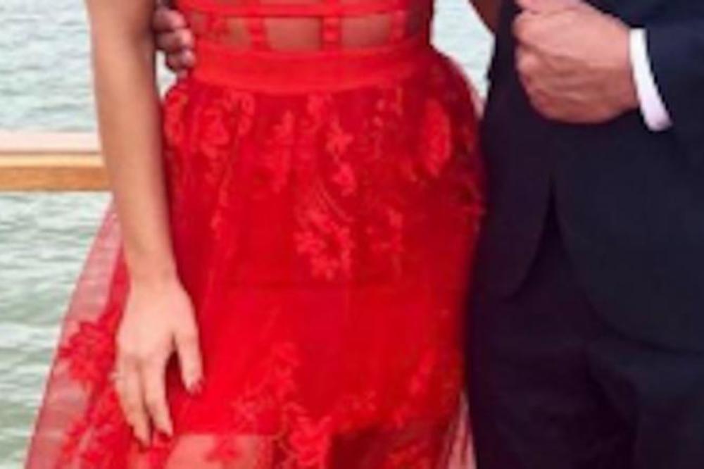 OBUKLA JE PROVIDNU HALJINU KOJA JE BILA LEPŠA ČAK I OD MLADINE VENČANICE: Svi su je osudili - pogledajte i zašto!