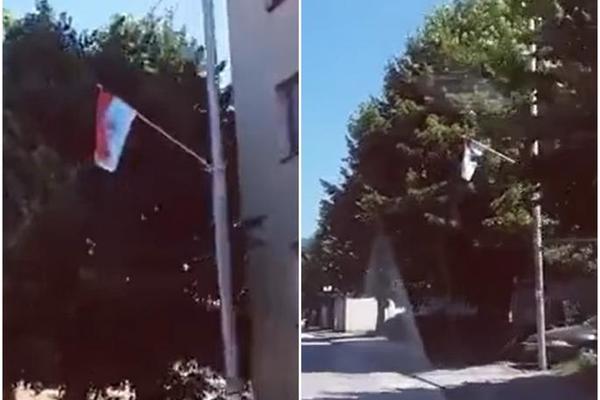 CRNOM GOROM SE VIJORE OVE ZASTAVE: Zbog ove scene na noge se podigla i Srbija! (VIDEO)