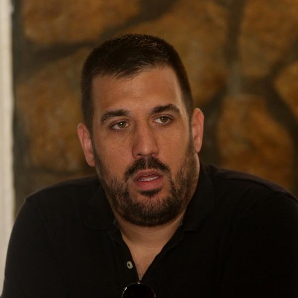 DELIJE SE OPROSTILE OD SVOG ČLANA: Poznati navijač umro u 40. godini života od koronavirusa