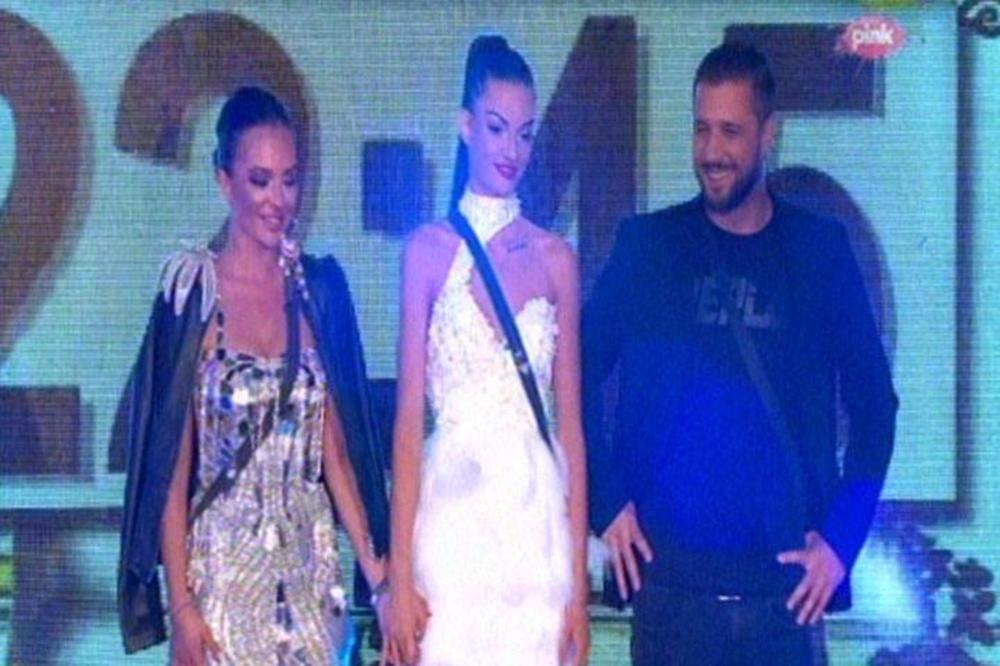 ZA JELENU PEŠIĆ SEDMO MESTO! Ostalo ih je samo šest, sve pršti od uzbuđenja!