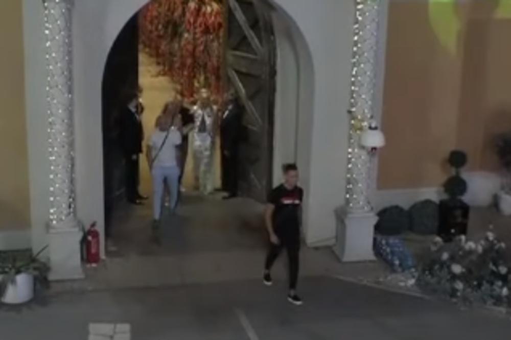 NAJPOTRESNIJA SCENA U ZADRUZI 3! Zadrugarima ušla porodica, Tara iznenađena ko joj je došao! (VIDEO)