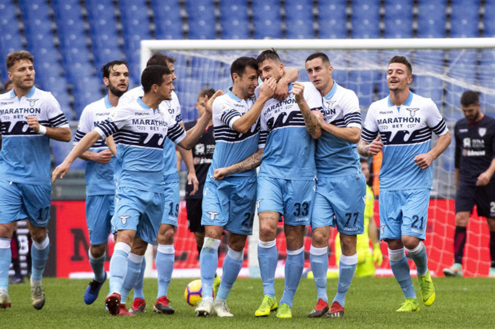 BUUUUUUUM! Evrogol Sergeja Milnkovića! Kakav projektil, dame i gospodo!