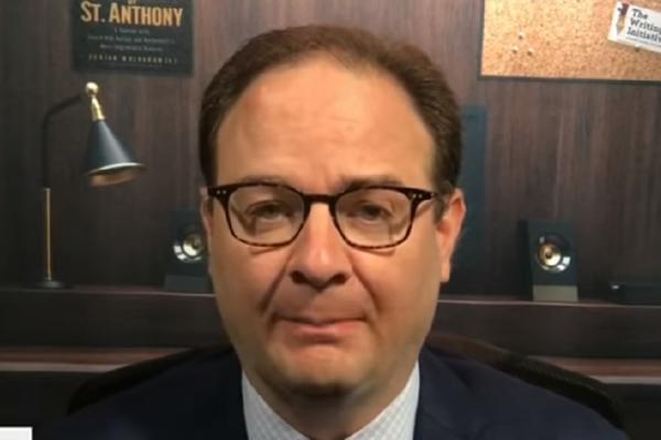 ČOVEK KOJI ZNA SVAKU TAJNU U NBA SUSPENDOVAN: Najplaćeniji sportski novinar na svetu poručio senatoru - J**i se!