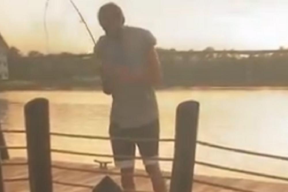 KOMA! Marjanović otišao na pecanje, ali mu je ulov pobegao! (VIDEO)