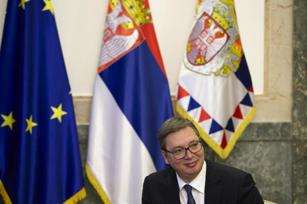 SRAM IH BILO, JA NE ZNAM NI GDE ČOVEK ŽIVI! Vučić oštro o navodima da je poklonio Konu stan!