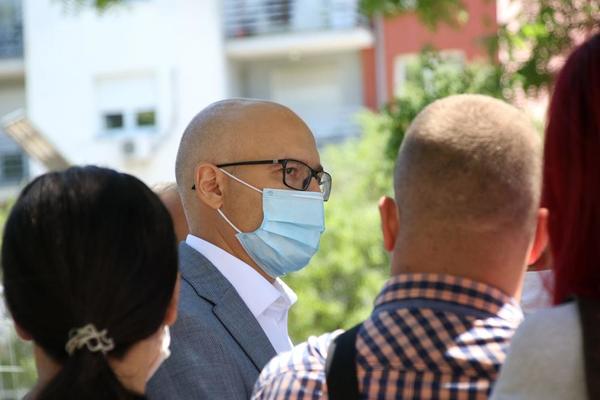 VUČEVIĆ: Uloženo je oko 15 miliona dinara za ovaj trg koji je pod velikim saobraćajnim opterećenjem