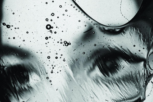 ČOVEK SENKA PREPORUČUJE: Ovo je pet albuma koje bi trebalo da preslušate danas (VIDEO)