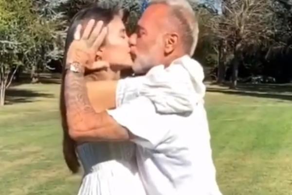 ČUVENI ITALIJANSKI PLEJBOJ POSTAO OTAC: Majka je manekenka, 27 godina mlađa od njega! (VIDEO)