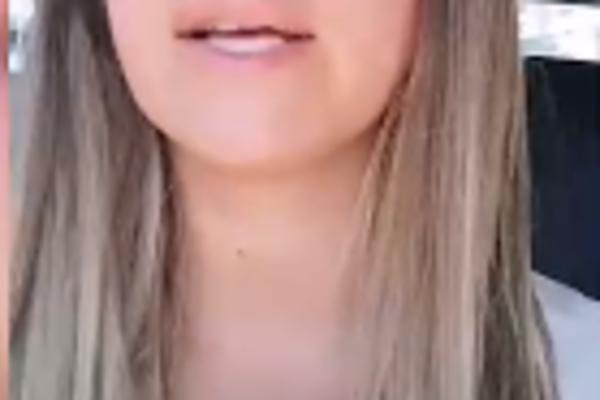 NAŠA POZNATA PEVAČICA POČELA DA ČUVA OVCE PA SE KRILA U SENU DA JE NE VIDE! Isplivali sočni detalji ŠOK priče!