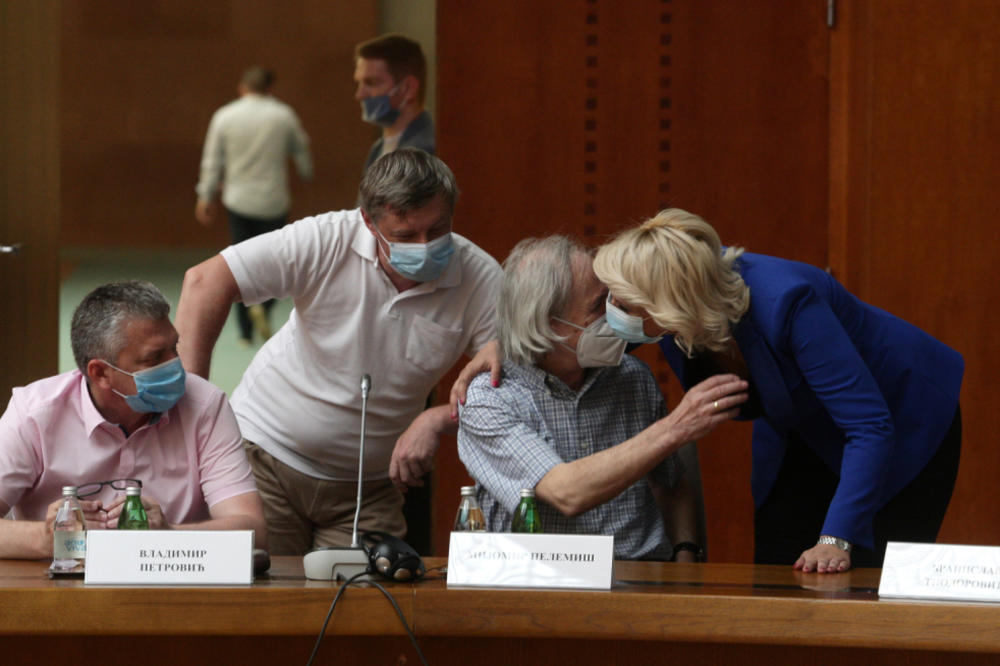 SUTRA ZASEDA KRIZNI ŠTAB: Biće reči i o popuštanju mera, pred strukom VAŽNE ODLUKE!