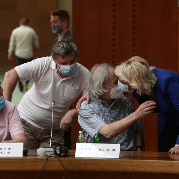 POČELA SEDNICA KRIZNOG ŠTABA: Na pomolu su NOVE MERE