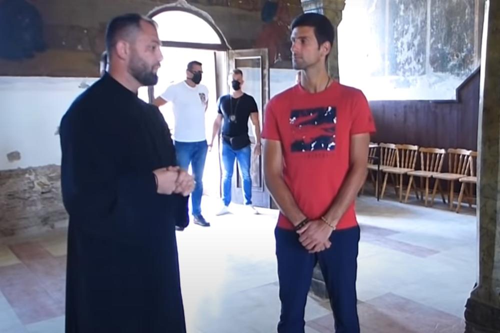 ĐOKOVIĆ SA OCEM I MAJKOM POSETIO HRAM: Srpski teniser u čudu gledao oko sebe i divio se onome što vidi!