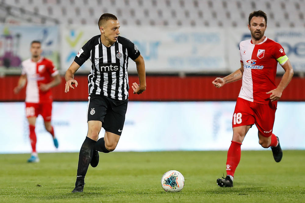 DŽONI ŠTULIĆ IZ PARTIZANA O OMILJENIM AZRINIM PESMAMA: Podsećam igrom na Mitrogola, samo mi donesite loptu u 16!