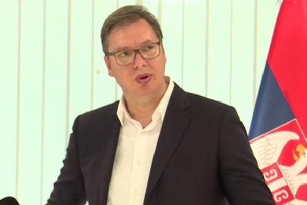 VUČIĆ DANAS OBILAZI TENKOVSKI BATALJON u Sremskoj Mitrovici