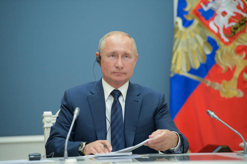 ISPLIVALO, JAVNOST JE U ŠOKU: Evo da li je Putin vakcinisan protiv korone!