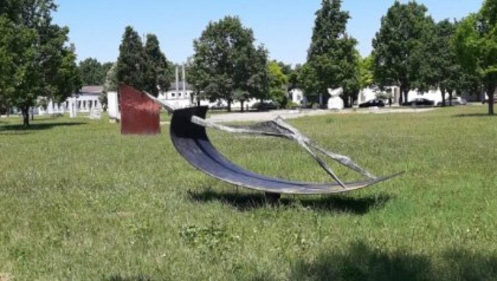 Nestala skulptura Milovana Dagovića Daga 'Dunavski vez' 