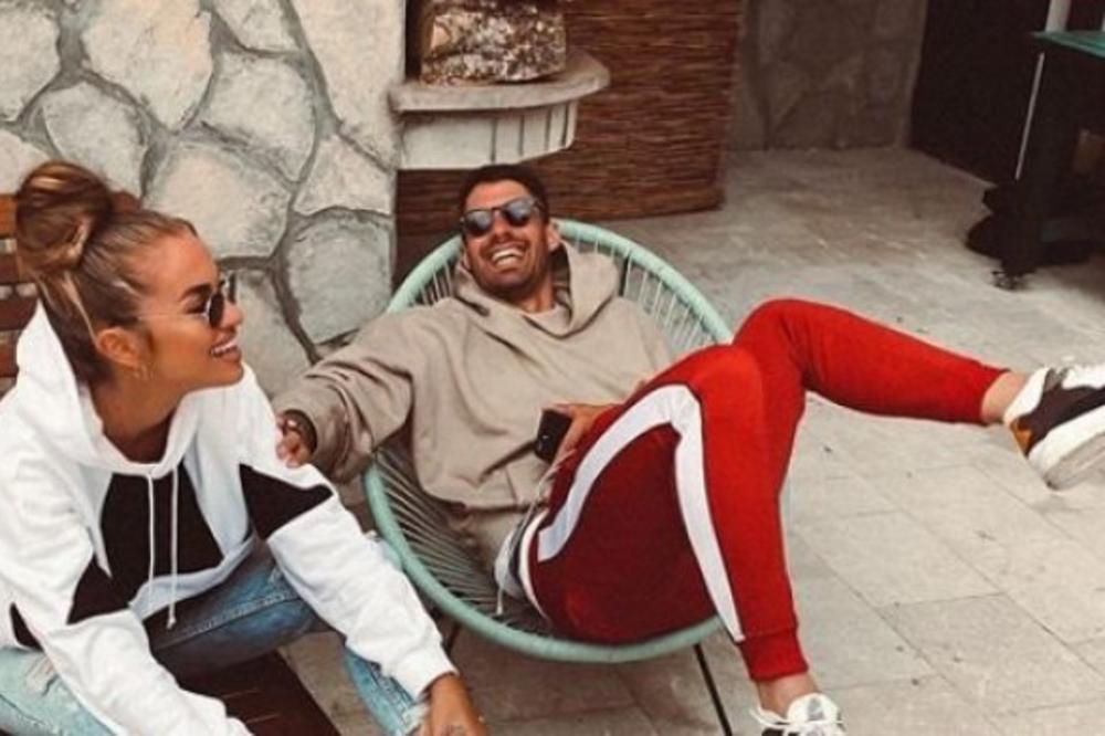 TEK SU OBELODANILI VEZU, A VEĆ HAOS! Teodorin košarkaš muva Helenu Topalović, lajkuje joj SEKSI FOTKE