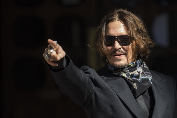 DEP SLAVI, A DOLARI PLJUŠTE KAO KIŠA: Ovakvo nešto još niste videli (FOTO)