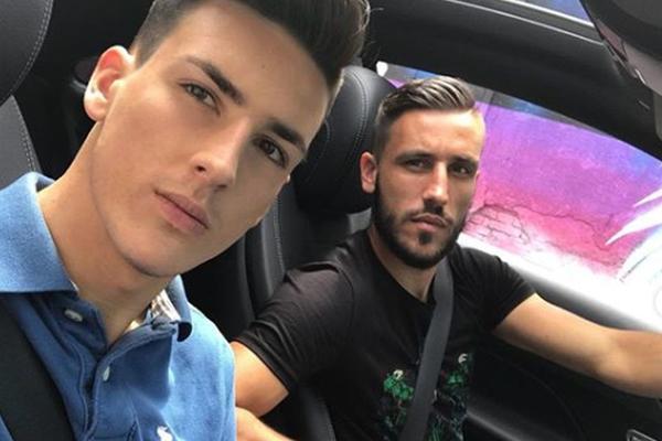 IZLAZI PO BEOGRADU, A NA INSTAGRAMU PODRŽAVA POSTOVE O VELIKOJ ALBAIJI: Brat napravio ozbiljan problem Džumhuru!