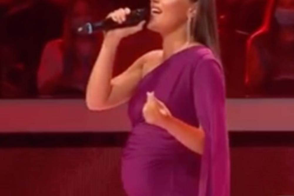 PORODILA SE ZVEZDA GRANDA I DONELA NA SVET SINA! Ona je jedina pevačica koju su pustili trudnu da se takmiči