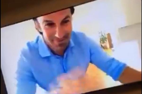 DEL PJERO USRED EMISIJE UŽIVO SKINUO PANTALONE I POČEO DA VITLA: Gledamo i ne verujemo šta radi legenda Juventusa!