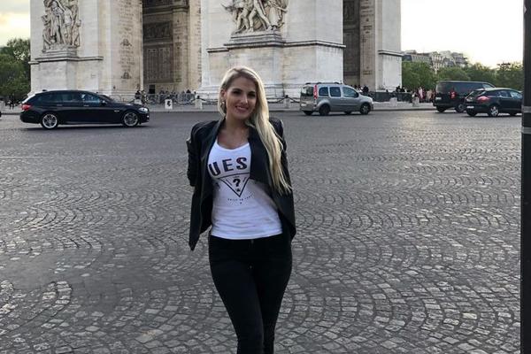 REALNOST JE MALO SUROVIJA: Sara blista na Azurnoj obali na Instagramu, ali spava u AUTOMOBILU da uštedi!