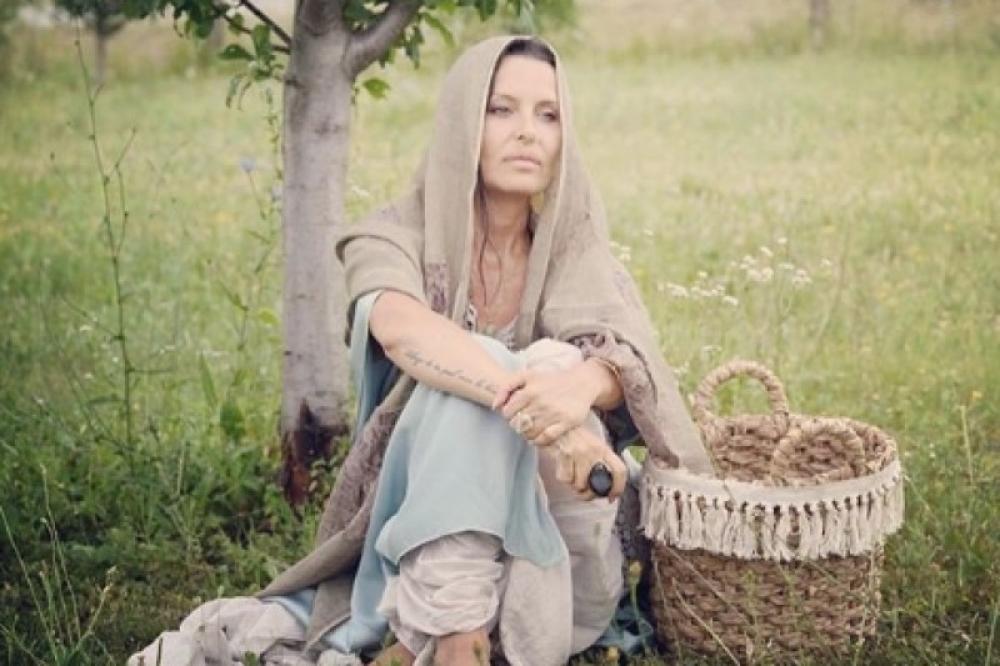 BIVŠA ŽENA JUGOSLAVA KARIĆA OTVARA ŠKOLU ZA ŠAMANE: Ritualni život je ISPUNJAVA, a sada želi da DELI ZNANJE OBREDA