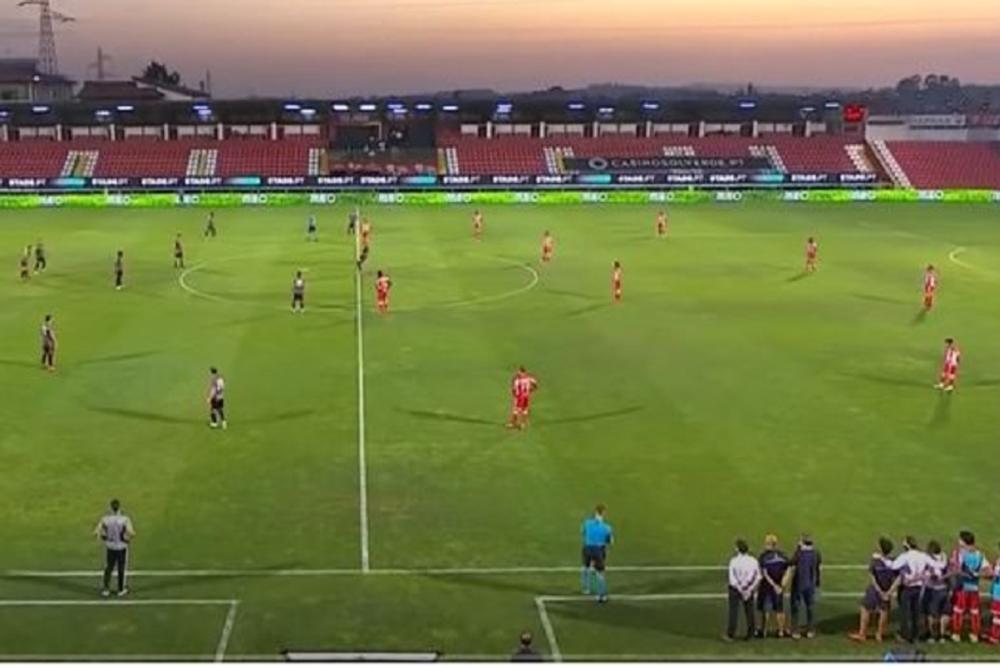 KLUB POKUŠAVA DA IM UBIJE VOLJU ZA FUDBALOM: Zaključavaju im stadion, kriju ključ od autobusa, a oni i dalje igraju