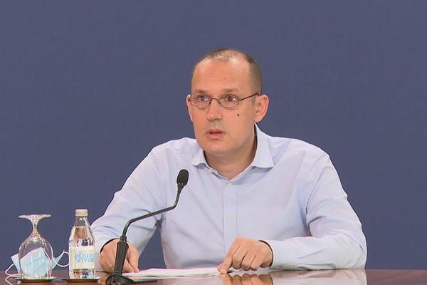 MOŽDA SAM SELJAK, ALI NEMAM NIJEDNU DRUŠTVENU MREŽU! Divim se ljudima koji IMAJU VREMENA ZA TO!