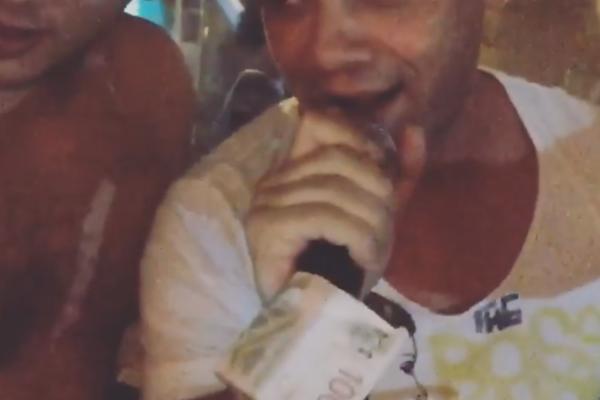 PEVAČA BOLI BUTNA KOST, NE ZNAJU ŠTA ĆE BITI SA NJEGOVOM NOGOM! Ovo je prva scena iz bolnice, tu je i slika supruge