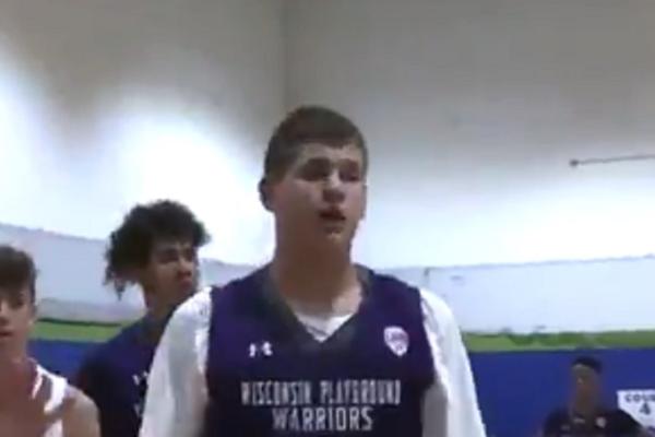 SLIČNOST JE NEVEROVATNA: Ovaj klinac je isti Jokić! I po izgledu i po igri!