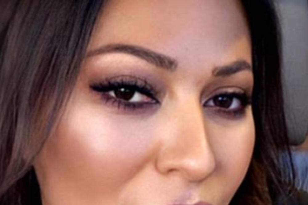 CECA IZGLEDA NIKAD BOLJE, PODMLADILA SE, PUSTILA KOSU, GODINE JOJ NE MOGU NIŠTA! Procurila slika, oduševila je sve!