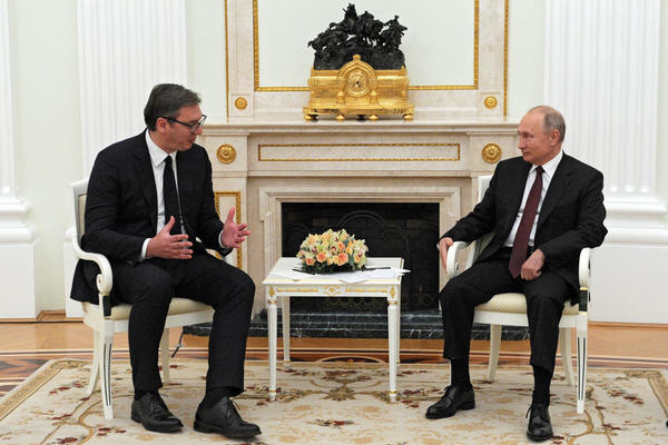 RAZMATRALI SU REŠAVANJE KOSOVSKOG PROBLEMA: Novi detalji razgovora Vučića i Putina stižu iz Kremlja!