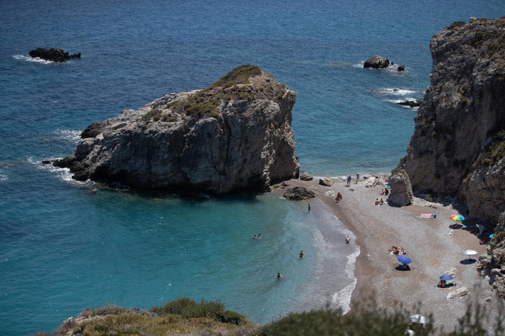 SRPSKA PORODICA SURVALA SE U AMBIS U GRČKOJ, ZA DLAKU IZBEGNUTA TRAGEDIJA: Nepoznata žena uletela u kola...