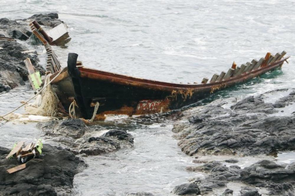 FANTOMSKI BRODOVI STIŽU DO OBALE SA LEŠEVIMA U NJIMA: Policija GODINAMA NE MOŽE da REŠI ovu SMRTONOSNU MISTERIJU!