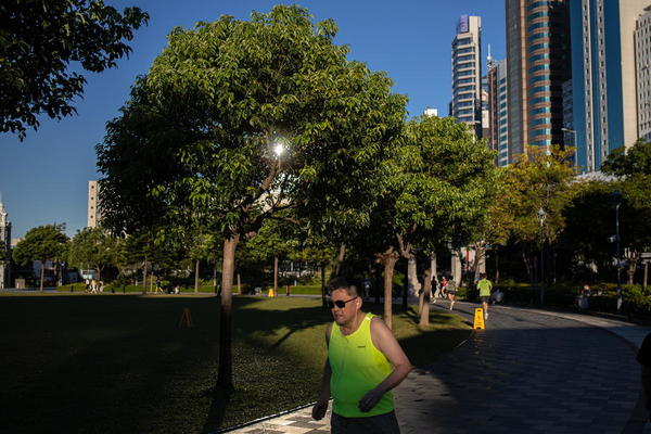 Australijska novinarka uhapšena u Kini zbog sumnje da je ilegalno dostavljala državne tajne u inostranstvu!