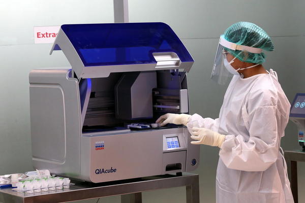 POKVARILE SE FAJZEROVE VAKCINE: Stotine ljudi sačekao OVAJ problem!