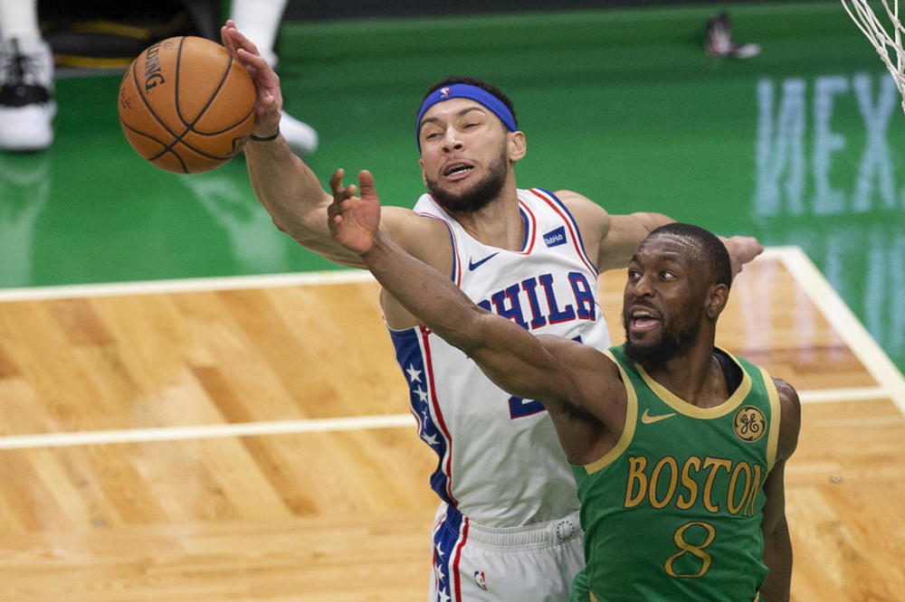 FILA DOBILA, SIMONS POGODIO TROJKU: Reptorsi igrali posle 138 dana, Gudurić nije ulazio u igru!