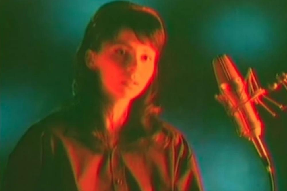 PALILA JE I ŽARILA SRPSKOM ESTRADOM A ONDA JE SAMO NESTALA: Evo kako danas izgleda jedna od najpoznatijih pevačica