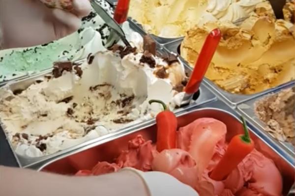 NAJOPASNIJI SLADOLED na svetu: Možete ga probati samo ako ste punoletni i dovoljno hrabri! (VIDEO)