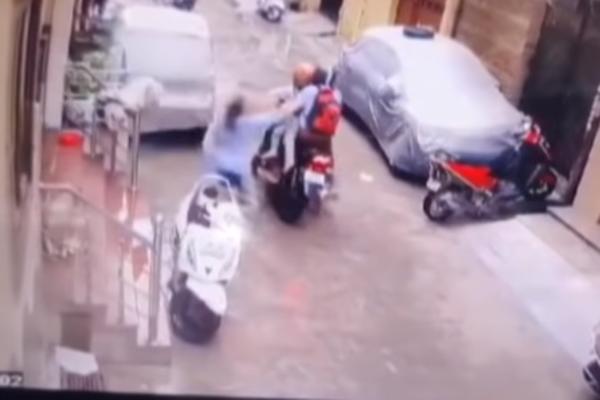 OVAJ SNIMAK JE ŠOKIRAO SVET! 2 muškarca otela ženi ćerkicu, a niko ne može da poveruje šta je ONA URADILA (VIDEO)