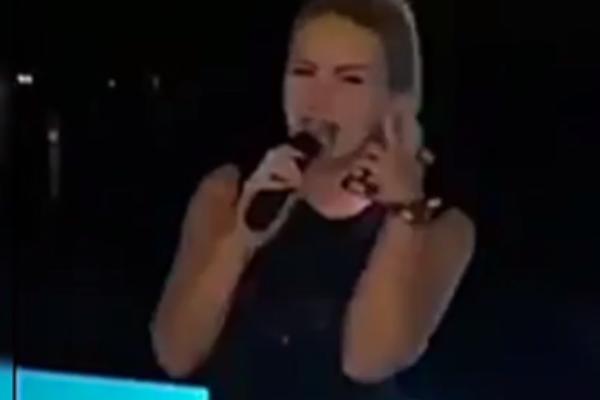 DA LI OVE KVAZI PEVALJKE IMAJU UŠI? LUNA, SVE TI JE OPROŠTENO! Sanja Stanković zapevala pa je URNISALI komentarima!