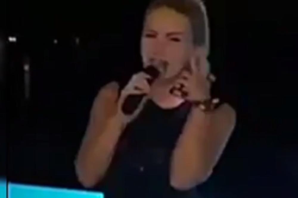 DA LI OVE KVAZI PEVALJKE IMAJU UŠI? LUNA, SVE TI JE OPROŠTENO! Sanja Stanković zapevala pa je URNISALI komentarima!